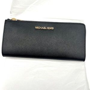 Brand New Michael Kors Large Saffiano Leather Wallet in Black and New with Tags